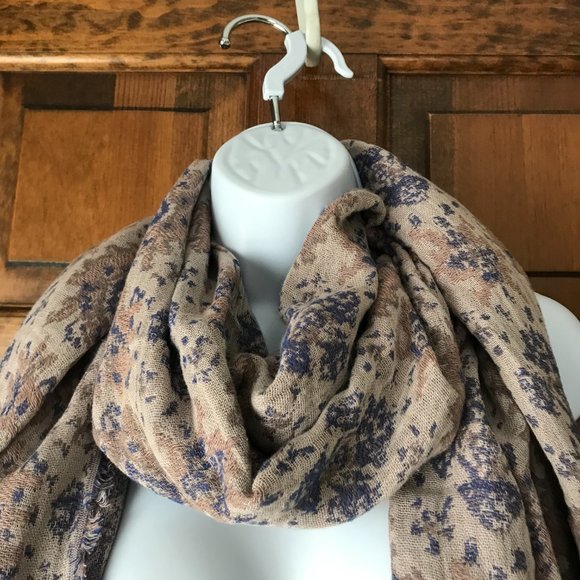 Beige w/Blue & Tan Geometrics Scarf/Wrap w/Fringed Edges 74" x 28 - Picture 6 of 10